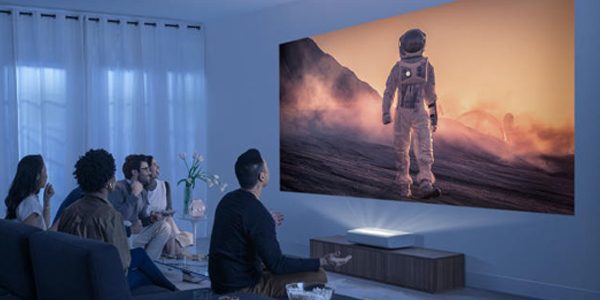Dengan Mengaplikasikan Proyektor untuk Home Theater Maka Menonton dapat Lebih Seru dan Menyenangkan
